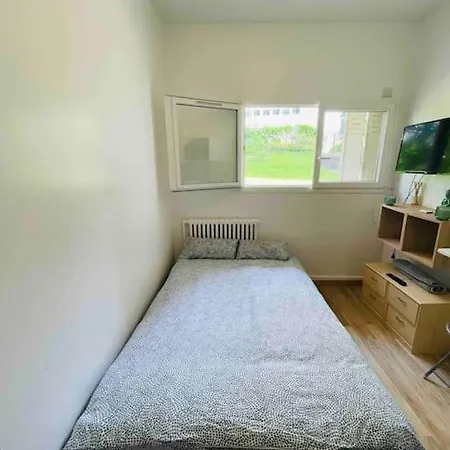 *paris* Petit Studio Emeraude Apartment Paris